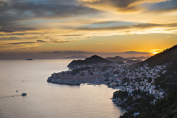 Dubrovnik city at sunset (Dubrovnik, Dubrovnik-Neretva county, Dalmatia region, Croatia, Europe)