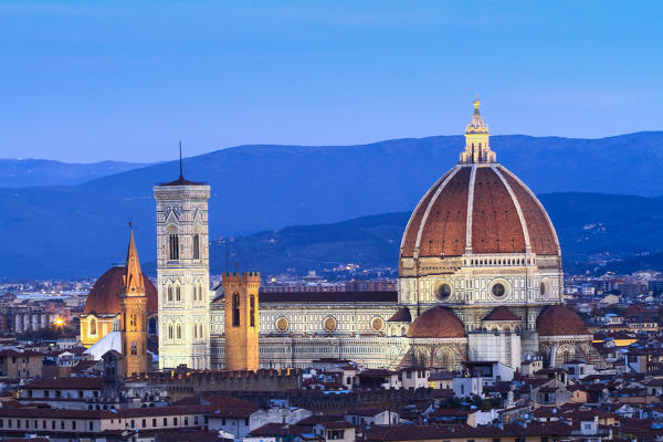 Europe, Italy, Tuscany, Florence. Florence Cathedral with the Basilica of Santa Maria Novella in evening dress