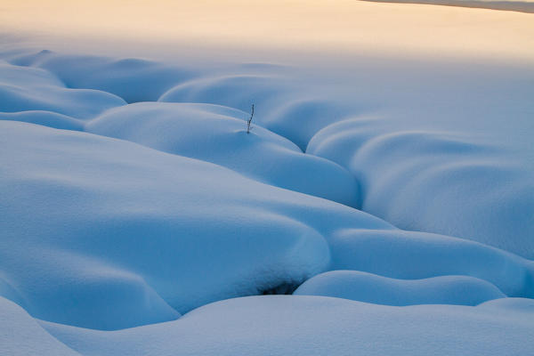 Pristine dunes of snow in winter 