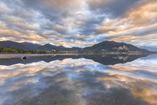 Sunrise on Pusiano lake, Lecco province, Lombardy, Italy, Europe