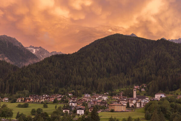 Sunset on the Ossana village with Mammatus clouds, Sole valley (val di Sole), Trento province, Trentino-Alto Adige, Italy, Europe