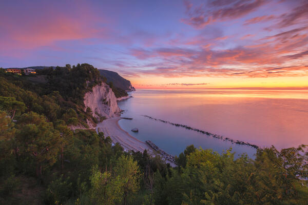 Dawn on the Spiaggia del Frate beach, Adriatic sea, Numana, Riviera del Conero, Ancona province, Marche, Italy, Europe