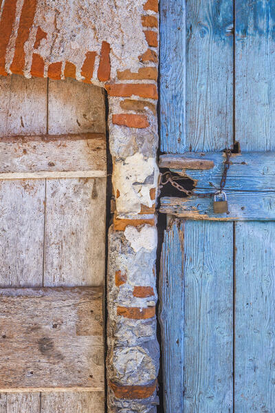 Some details of a old colorful house along the 