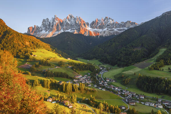 Sunset on Funes valley in the autumn time, Odle Dolomites, South Tyrol, Trentino Alto Adige, Bolzano province, Italy, Europe