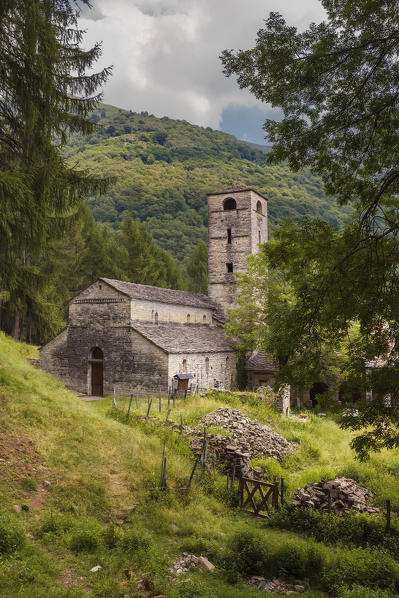 Abbazia di San Benedetto in Val Perlana, Perlana valley, Como province, Lombardy, Italy, Europe