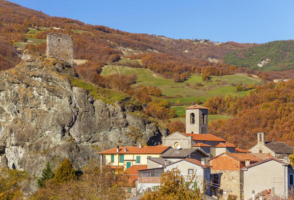 Pietramogolana village, ruins of Medieval castle in Autumn, Berceto, Parma province, Emilia Romagna, Italy, Europe