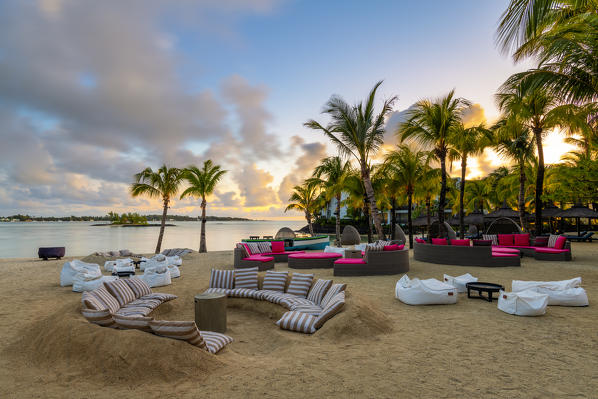 The beach bar at the Shangri-La Le Toussrok hotel, Trou d'Eau Douce, Flacq district, Mauritius, Africa
