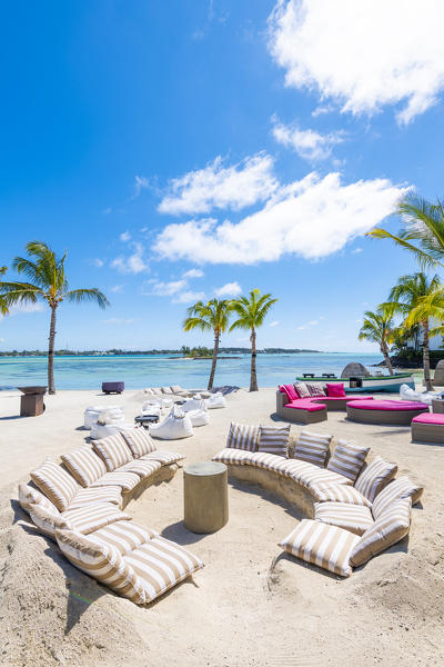 The beach bar at the Shangri-La Le Toussrok hotel, Trou d'Eau Douce, Flacq district, Mauritius, Africa