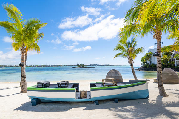 The beach bar at the Shangri-La Le Toussrok hotel, Trou d'Eau Douce, Flacq district, Mauritius, Africa