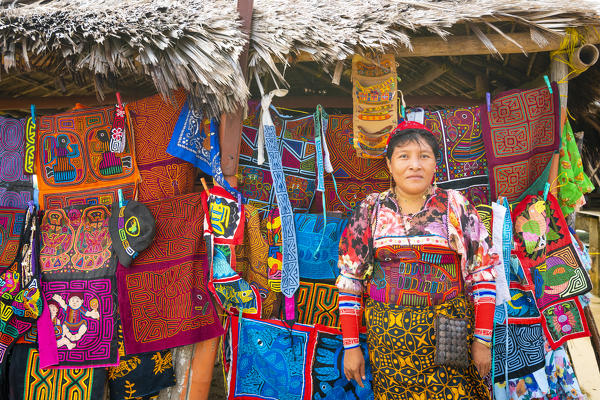 Kuna woman in traditional clothes. San Blas islands, Comarca Guna Yala, Panama, Central America 