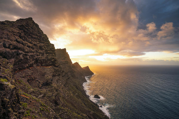 Sunset at Mirador del Balcon, Tamadaba natural park, Gran Canaria, Canary Islands, Spain