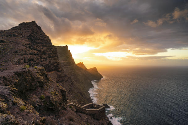 Sunset at Mirador del Balcon, Tamadaba natural park, Gran Canaria, Canary Islands, Spain
