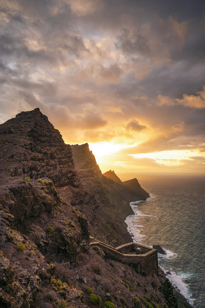 Sunset at Mirador del Balcon, Tamadaba natural park, Gran Canaria, Canary Islands, Spain