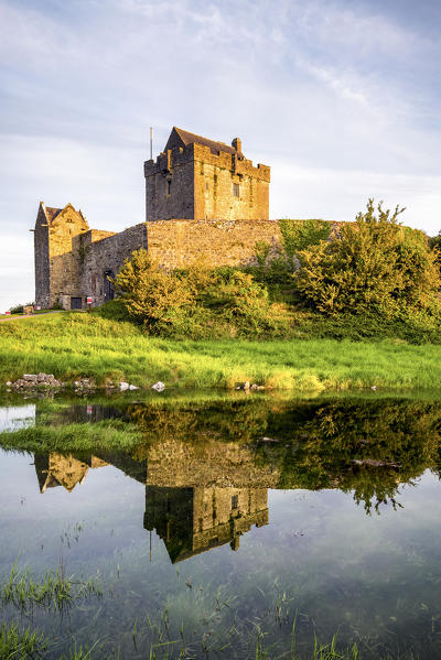 Dunguaire Castle, County Galway, Connacht province, Ireland, Europe.
