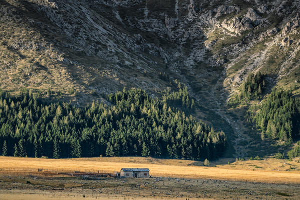 Shepherd's hut at sunset, Campo Imperatore, L'Aquila province, Abruzzo, Italy, Europe