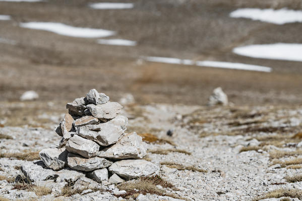 Stone signs on Monte Amaro pathway, Maiella, L'Aquila province, Abruzzo, Italy, Europe