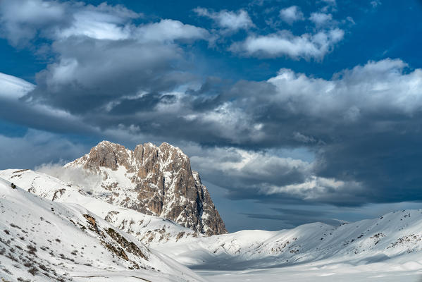 The plain of Campo Imperatore with the East Face of Gran Sasso, Campo Imperatore, L'Aquila province, Abruzzo, Italy, Europe
