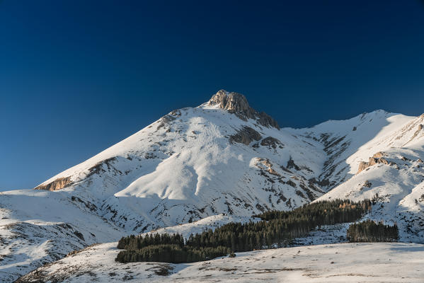 The plain of Fonte Vetica with the Mount Camicia in winter, Campo Imperatore, L'Aquila province, Abruzzo, Italy, Europe