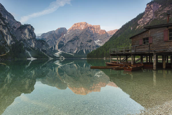 Lake Braies (Pragser Wildsee) with Croda del Becco in the background, Dolomites, province of Bolzano, South Tyrol, Italy