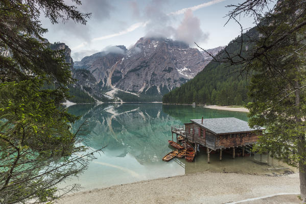 Lake Braies (Pragser Wildsee) with Croda del Becco in the background, Dolomites, province of Bolzano, South Tyrol, Italy