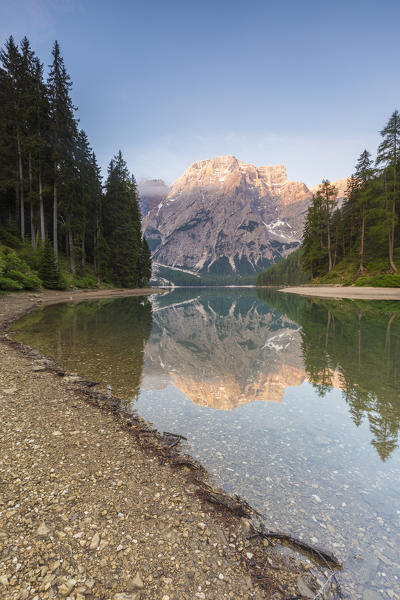 Lake Braies (Pragser Wildsee) with Croda del Becco in the background, Dolomites, province of Bolzano, South Tyrol, Italy