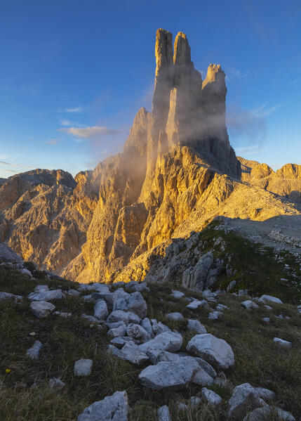 Sunset at Vajolet Towers during summer, Gruppo del Catinaccio, Dolomiti di Gardena, Bolzano, Tires, Trentino Alto Adige, Italy, Southern Europe