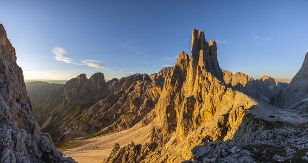 Sunset at Vajolet Towers during summer, Gruppo del Catinaccio, Dolomiti di Gardena, Bolzano, Tires, Trentino Alto Adige, Italy, Southern Europe