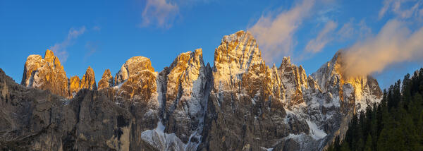 Panoramic view of Val Venegia mountains from Cimon della Pala to Mulaz at sunset during summer, Paneveggio and Pale di San Martino Park, Venegia Valley, Primiero, San Martino di Castrozza, Trento, Trentino Alto Adige, Italy, Southern Europe