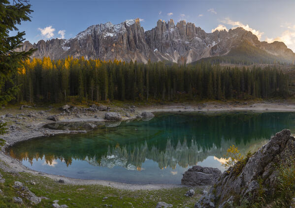 Karersee at sunset during summer, Nova Levante, Val D’Ega, Bozen, Trentino Alto Adige, Italy, Southern Europe