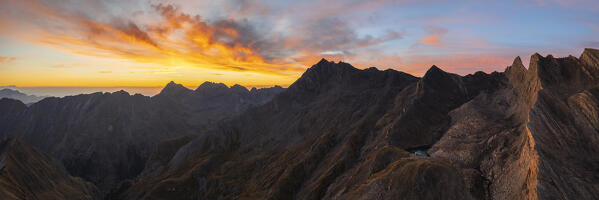 Pic Brusalana Pic d’Asti and Pain de Sucre from Taillante at sunrise during summer, Col Agnel, Alpi Cozie, Alpi del Monviso, Cuneo, Piedmont, Italy, Southern Europe 