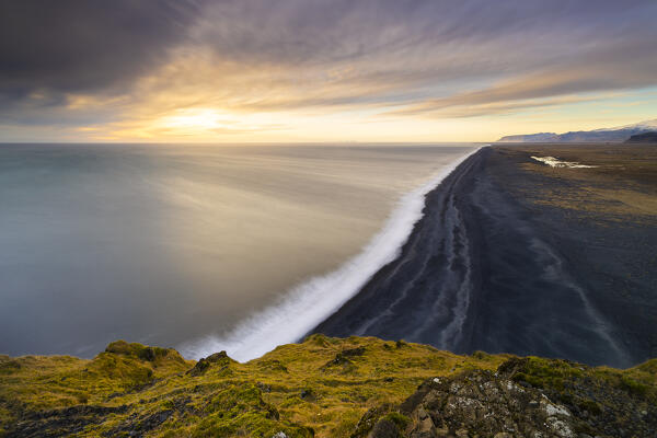 Endless black sand beach seen from Dirholaey at sunset, Vik I Myrdal,  southern Iceland, Iceland, Northern Europe