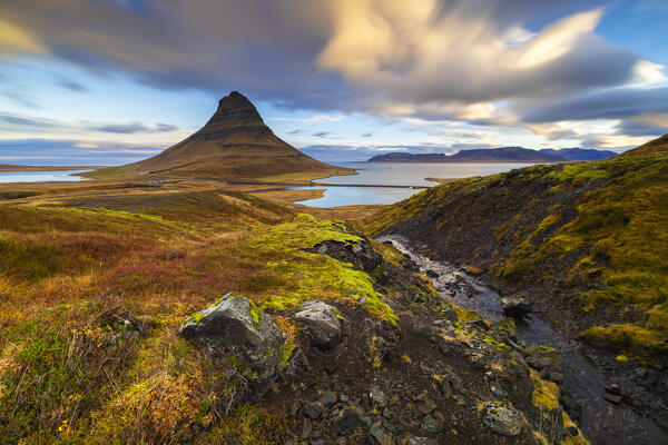 Sunrise at Kirkjufell during autumn, Grundafjordur, Snaefellsnes peninsula, Vesturland region, Iceland, Northern Europe