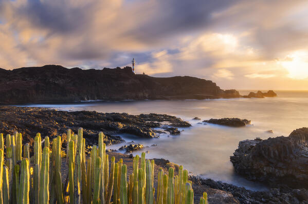Punta Teno lighthouse during sunset, Buenavista del Norte, Santa Cruz de Tenerife, Tenerife, Canary Islands, Macaronesia, Spain, Western Europe