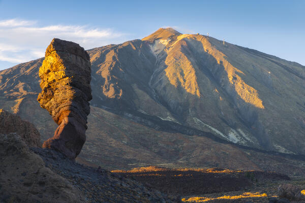 Roque Chinchado and Teide Volcano at sunset, Teide National Park, La Orotava, Santa Cruz de Tenerife, Tenerife, Canary Islands, Macaronesia, Spain, Western Europe