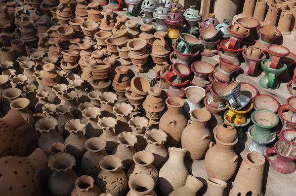 Pottery souk, Nizwa, Oman.