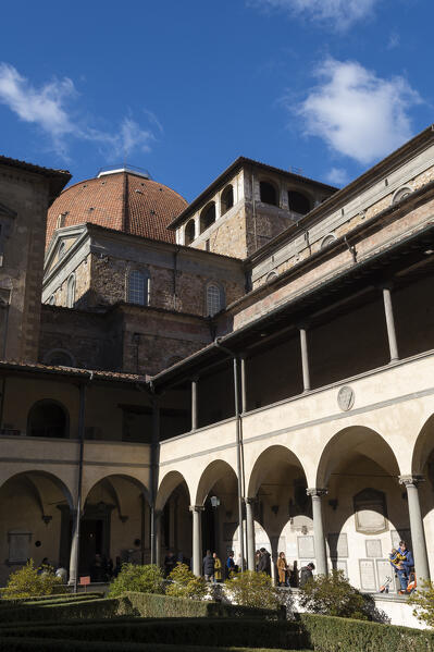 Cloister of San Lorenzo, Florence, Tuscany, Italy.