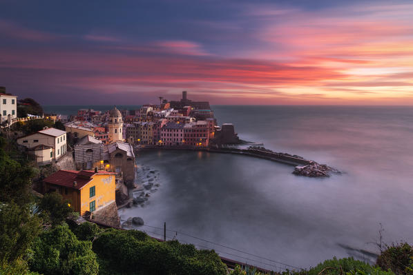 Sunset over the village of Vernazza, Unesco World Heritage Site, National Park of Cinque Terre, municipality of Vernazza, La Spezia province, Liguria district, Italy, Europe