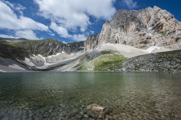 Italy, Umbria, Sibillini mountains, Lake Pilato in Summer