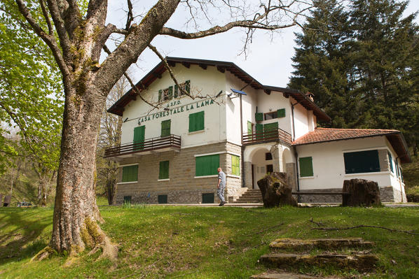 Europe, Italy,Tuscan Emilian Apennines.
house forest Rangers
