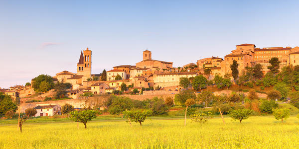 Europe,Italy,Umbria,Perugia district.
Spello at sunset 