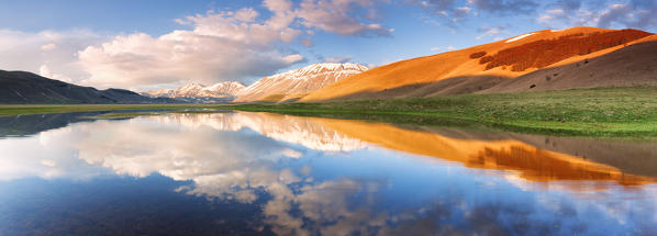 Europe,Italy,Umbria,Perugia district,Castelluccio of Norcia.
Thawing snow 