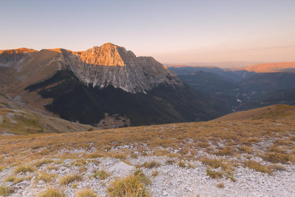 Europe, Italy, Marche, Macerata district, central Appennines .
Bove mountain at sunrise.
