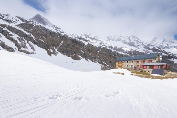 Refuge Benevolo, Val di Rhemes, Gran Paradiso National Park, Aosta Valley, Italian alps, Italy