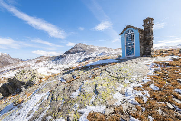 The lonely chapel at Lake d'Avino, Alpe Veglia, Veglia Devero Natural Park, Ossola,  province of Verbano Cusio Ossola, Piedmont, Italian alps, Italy
