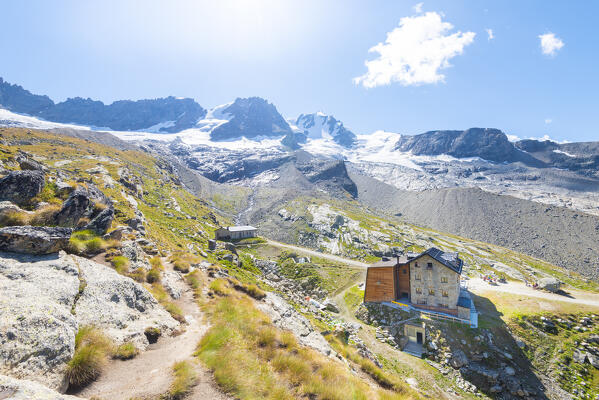 Refuge Chabod, Valsavarenche, Vallee d Aoste, Italian alps, Italy