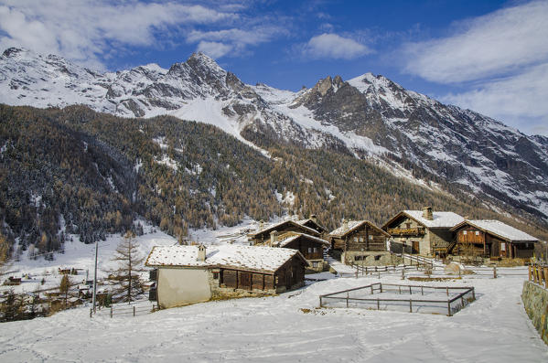 Little village, Tignet (Valsavarenche, Gran Paradiso National Park, Aosta Valley, Italian alps)