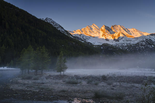 Dawn on Levanne (Orco valley, Gran Paradiso National Park, Piedmont, Italy, Italian alps)