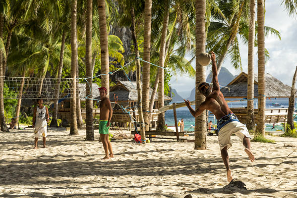 Playing volley in Seven Commando Beach, El Nido, Palawan, Philippines