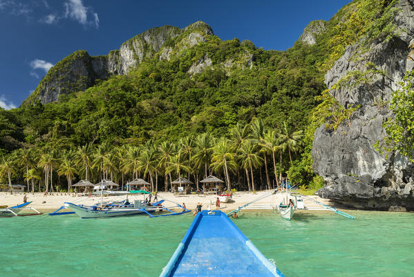 Landing to Seven Commando Beach, El Nido, Palawan, Philippines