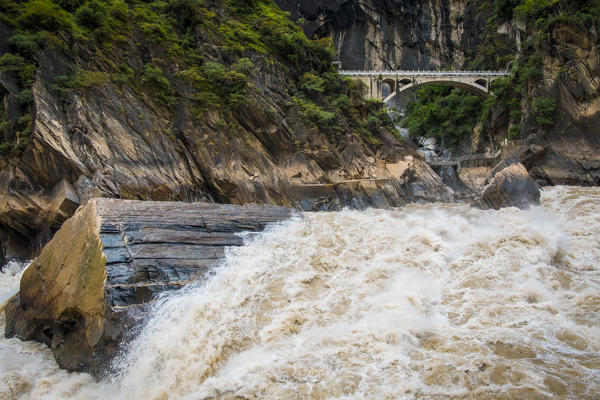Rapids in Tiger Leaping Gorge, Lijiang, Yunnan Province, China, Asia, Asian, East Asia, Far East